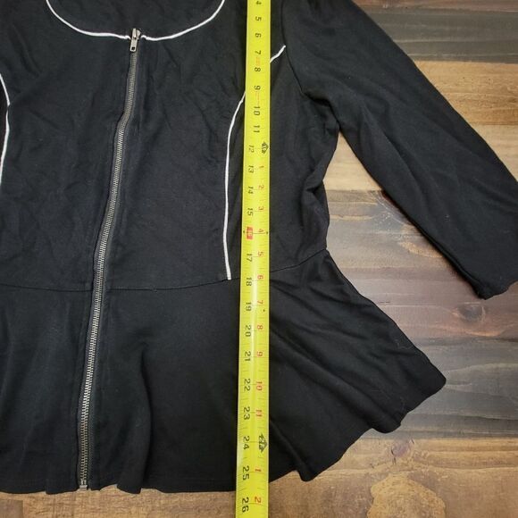 Forever 21+ Black Sweatshirt With Front Zipper and White Lines Size 3XL - Picture 6 of 9